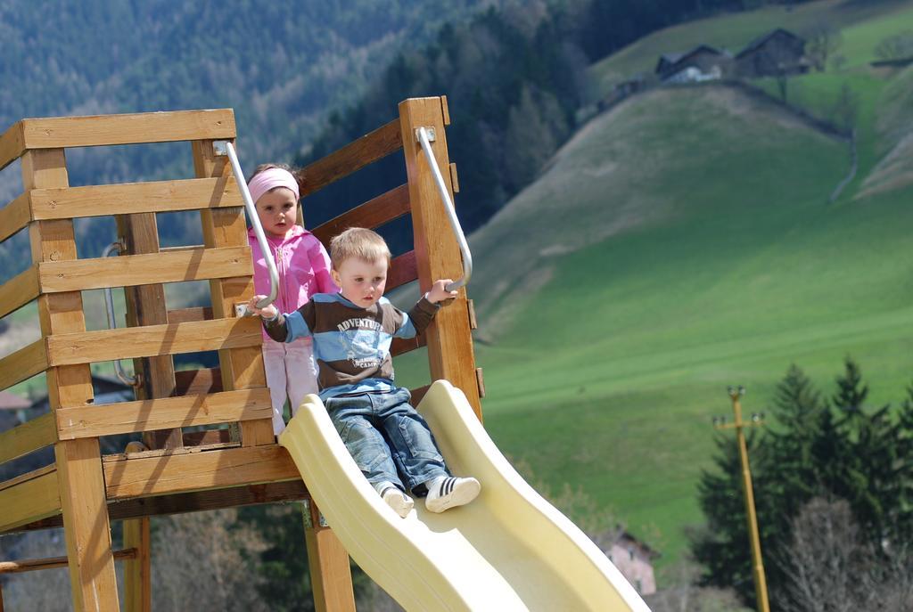 Mantingerhof Villa Funes  Eksteriør billede